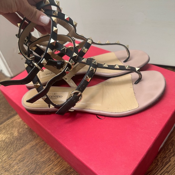 Valentino Garavani flat rock stud sandal - Picture 2 of 6